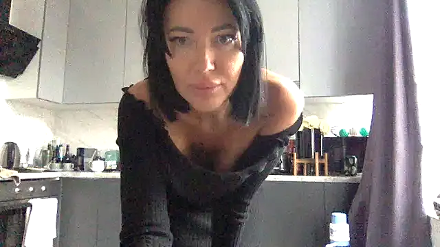 Snapshot of Veymoria chatting on 10-02-25, 09:56 Veymoria online show from 10-02-25, 09:56