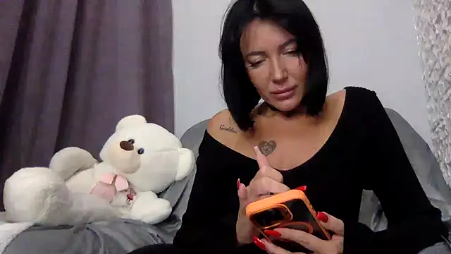Snapshot of Veymoria chatting on 10-04-25, 05:47 Veymoria online show from 10-04-25, 05:47