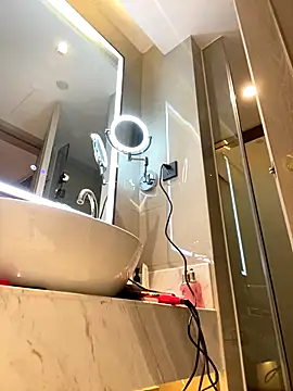 miumiu-66 online show from 11-02-25, 12:37