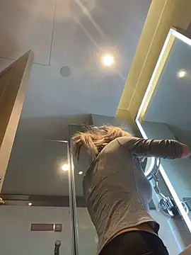 miumiu-66 online show from 02-12-26, 08:25