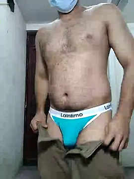 Snapshot of malludreamer chatting on 10-20-25, 03:45 malludreamer online show from 10-20-25, 03:45