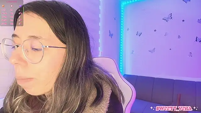 Snapshot of sweettvera chatting on 04-15-26, 04:22 sweettvera online show from 04-15-26, 04:22