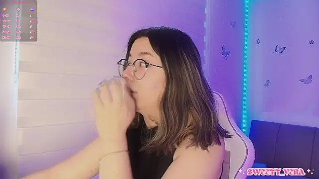 Snapshot of sweettvera chatting on 02-20-26, 01:24 sweettvera online show from 02-20-26, 01:24