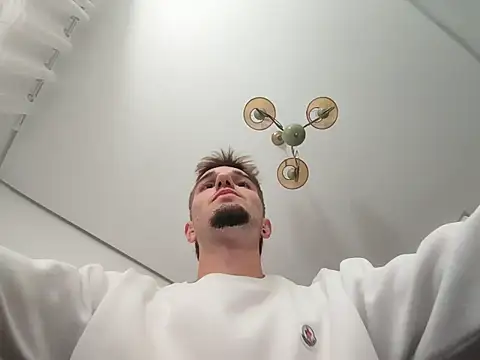 jorgeereyy online show from 10-21-25, 03:33