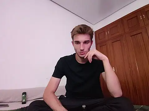 jorgeereyy online show from 10-10-25, 04:41
