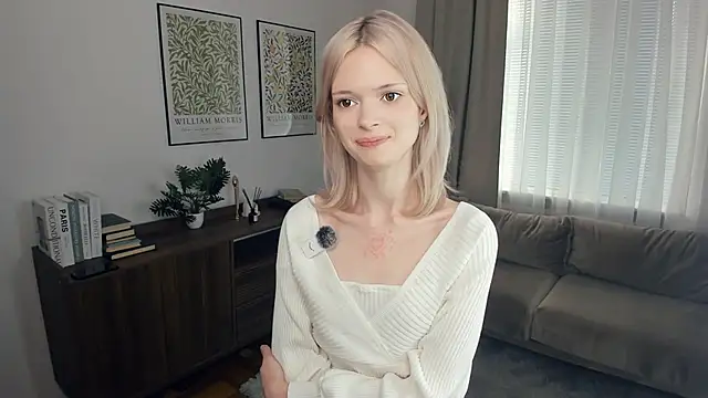 LaureMestler online show from 09-30-25, 09:04