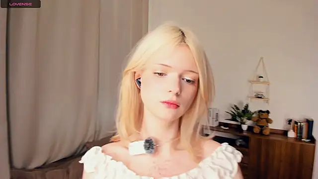 LaureMestler online show from 03-20-26, 08:04