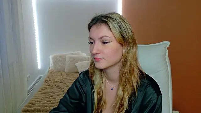 Snapshot of Anaayss_ chatting on 02-02-26, 06:01 Anaayss online show from 02-02-26, 06:01