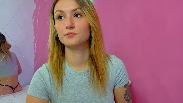 Anaayss  online show from 10-24-25, 04:55