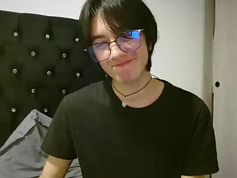 Snapshot of Matti_Mendez_ chatting on 06-24-26, 11:24 Matti Mendez online show from 06-24-26, 11:24