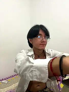 Snapshot of Matti_Mendez_ chatting on 10-21-25, 03:33 Matti Mendez online show from 10-21-25, 03:33