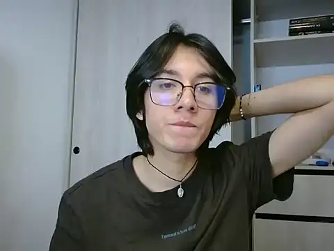 Snapshot of Matti_Mendez_ chatting on 07-10-26, 05:57 Matti Mendez online show from 07-10-26, 05:57