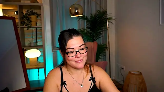 mrs fllowerr online show from 12-02-25, 05:03