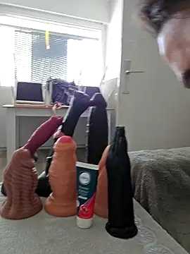 Chrisou73 online show from 04-18-26, 01:46