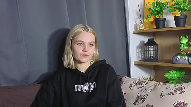 Snapshot of KelleDomin chatting on 10-02-25, 06:55 KelleDomin online show from 10-02-25, 06:55