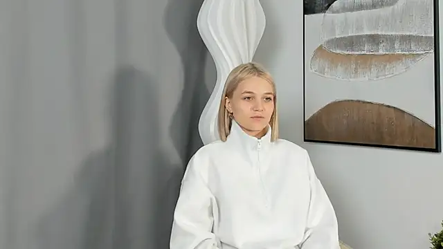 Snapshot of KelleDomin chatting on 09-24-25, 09:05 KelleDomin online show from 09-24-25, 09:05