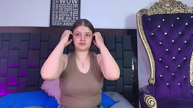 Krystal Heartss online show from 10-10-25, 05:25