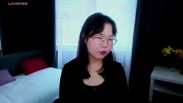 EmmaSnoww online show from 09-23-25, 12:01