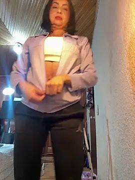LlianneDiamond1 online show from 11-30-25, 03:02