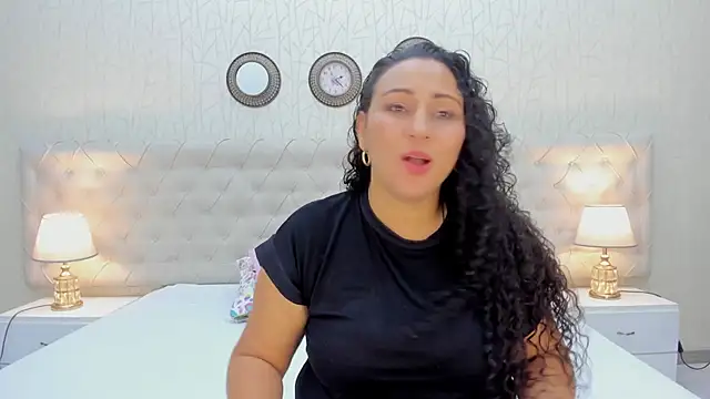VaniaRose online show from 10-12-25, 01:45