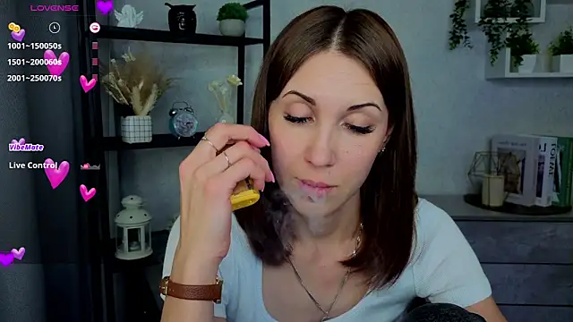 Snapshot of DreamVelour chatting on 01-31-26, 07:12 DreamVelour online show from 01-31-26, 07:12