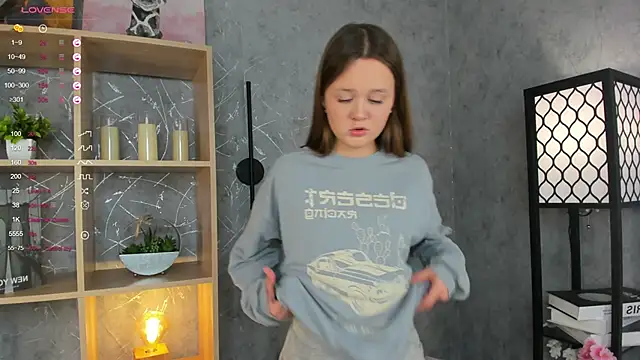 ElenoreReth online show from 11-16-25, 01:32