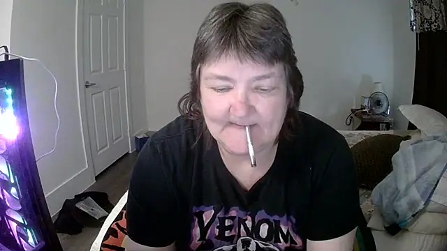 Buggy1965 online show from 12-05-25, 04:27