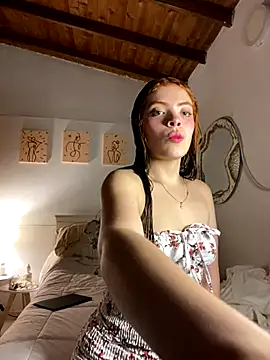 Snapshot of Bleer_Rousse chatting on 12-19-25, 06:21 Bleer Rousse online show from 12-19-25, 06:21