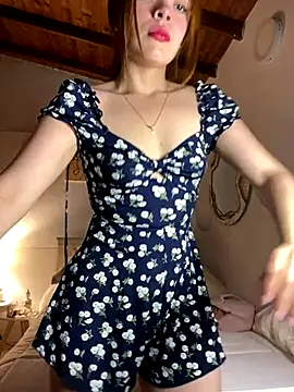 Snapshot of Bleer_Rousse chatting on 12-22-25, 10:43 Bleer Rousse online show from 12-22-25, 10:43