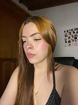 Snapshot of Bleer_Rousse chatting on 10-21-25, 06:18 Bleer Rousse online show from 10-21-25, 06:18