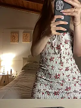 Snapshot of Bleer_Rousse chatting on 01-10-26, 06:58 Bleer Rousse online show from 01-10-26, 06:58