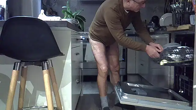 Roccobis online show from 11-29-25, 05:57