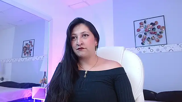 Snapshot of Kata_Rosse chatting on 10-04-25, 03:41 Kata Rosse online show from 10-04-25, 03:41