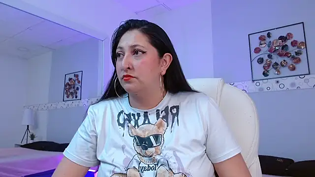 Snapshot of Kata_Rosse chatting on 10-05-25, 03:30 Kata Rosse online show from 10-05-25, 03:30