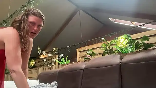 HOTkarenhot online show from 05-31-26, 06:09