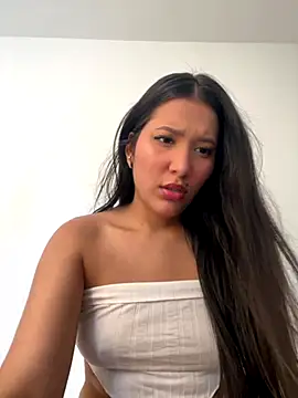 IsabellaJoness  online show from 10-04-25, 12:07