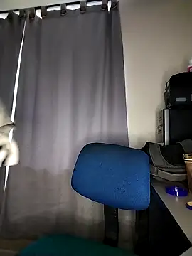 Mia-Reyes online show from 11-05-25, 01:14