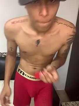 Snapshot of Frayhot777 chatting on 03-18-26, 09:15 Frayhot777 online show from 03-18-26, 09:15