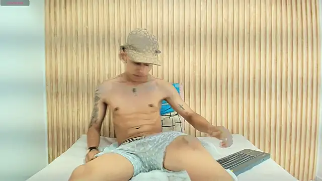 Snapshot of Frayhot777 chatting on 02-12-26, 08:14 Frayhot777 online show from 02-12-26, 08:14