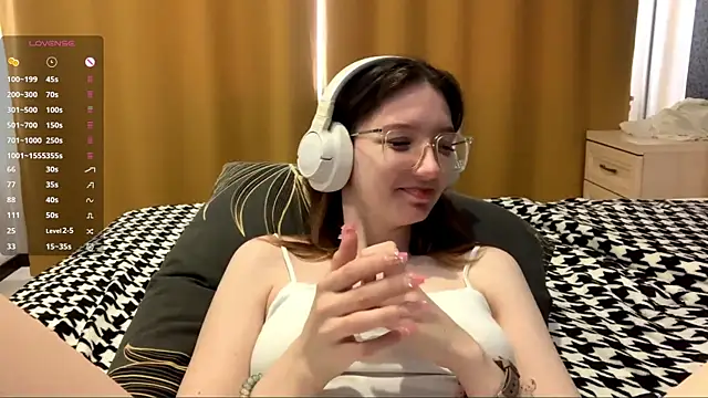 Snapshot of KrystinFunches chatting on 09-24-25, 09:16 KrystinFunches online show from 09-24-25, 09:16