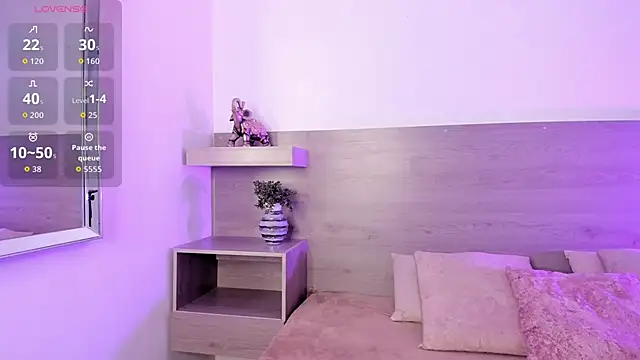 Ivana Hall online show from 11-24-25, 07:47