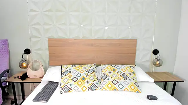 ValeryTrans  online show from 04-17-26, 01:25