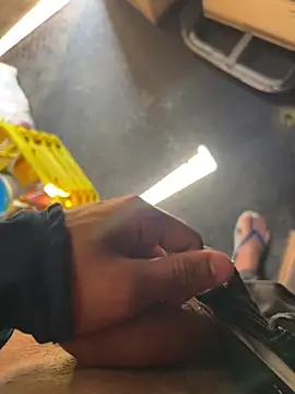 Snapshot of henrique61 chatting on 10-06-25, 01:34 henrique61 online show from 10-06-25, 01:34