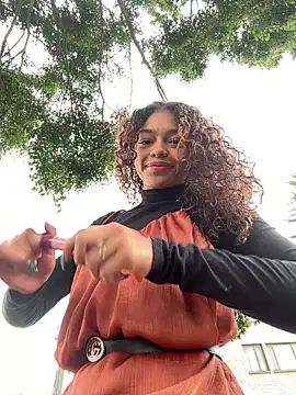 PrettyLia online show from 02-15-26, 07:57