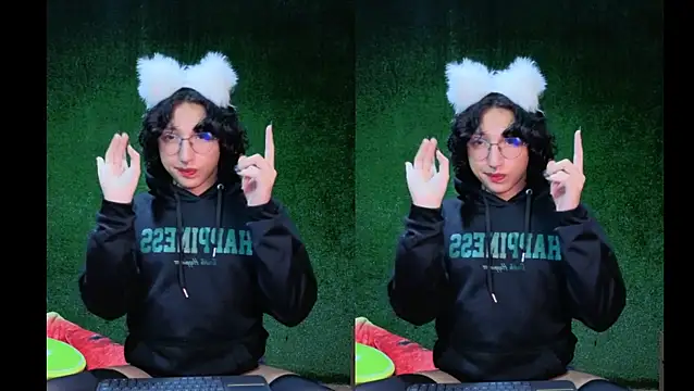 Snapshot of -BlueOpal- chatting on 12-17-25, 02:55 -BlueOpal- online show from 12-17-25, 02:55