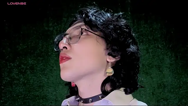 Snapshot of -BlueOpal- chatting on 11-30-25, 09:26 -BlueOpal- online show from 11-30-25, 09:26