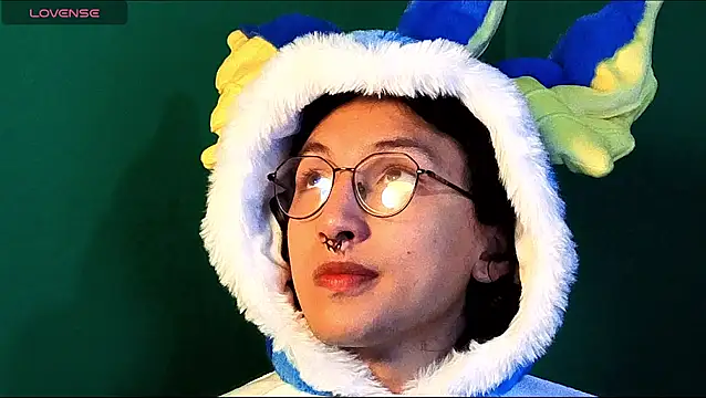 Snapshot of -BlueOpal- chatting on 10-15-25, 06:38 -BlueOpal- online show from 10-15-25, 06:38