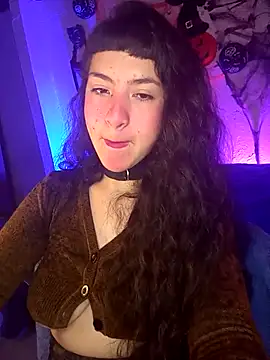 kitty  chs online show from 10-28-25, 07:46