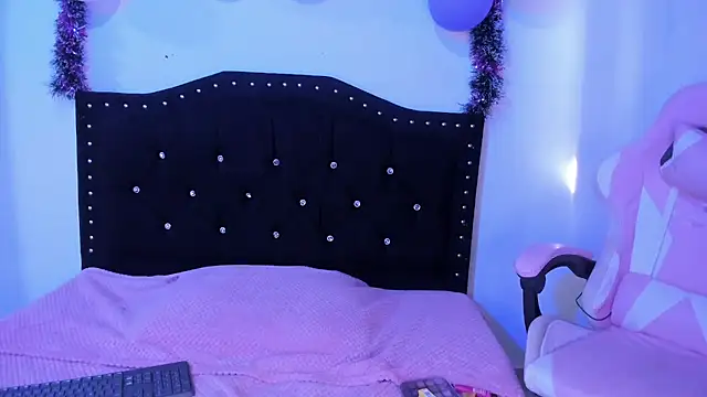 kitty  chs online show from 02-10-26, 01:43