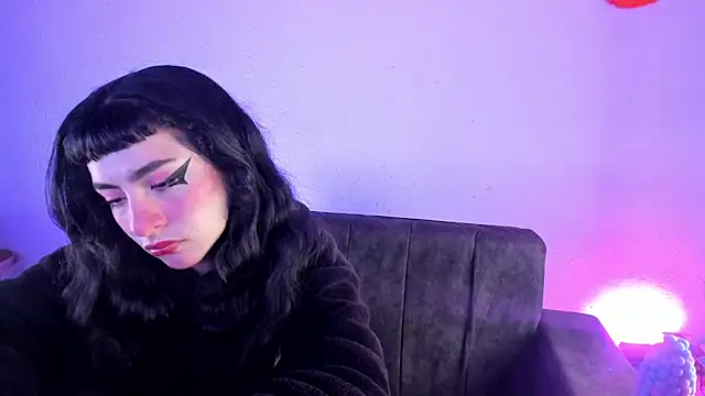 kitty  chs online show from 10-26-25, 11:21